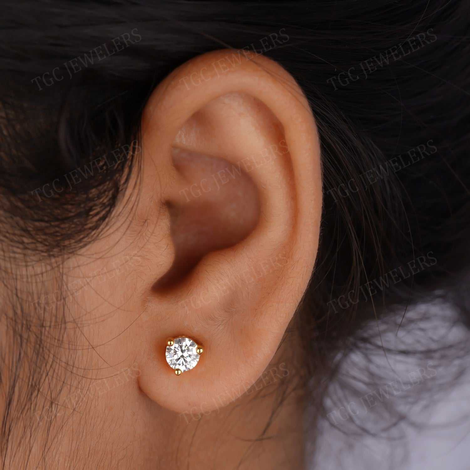 Round Shape Moissanite Martini Stud Unisex Earring