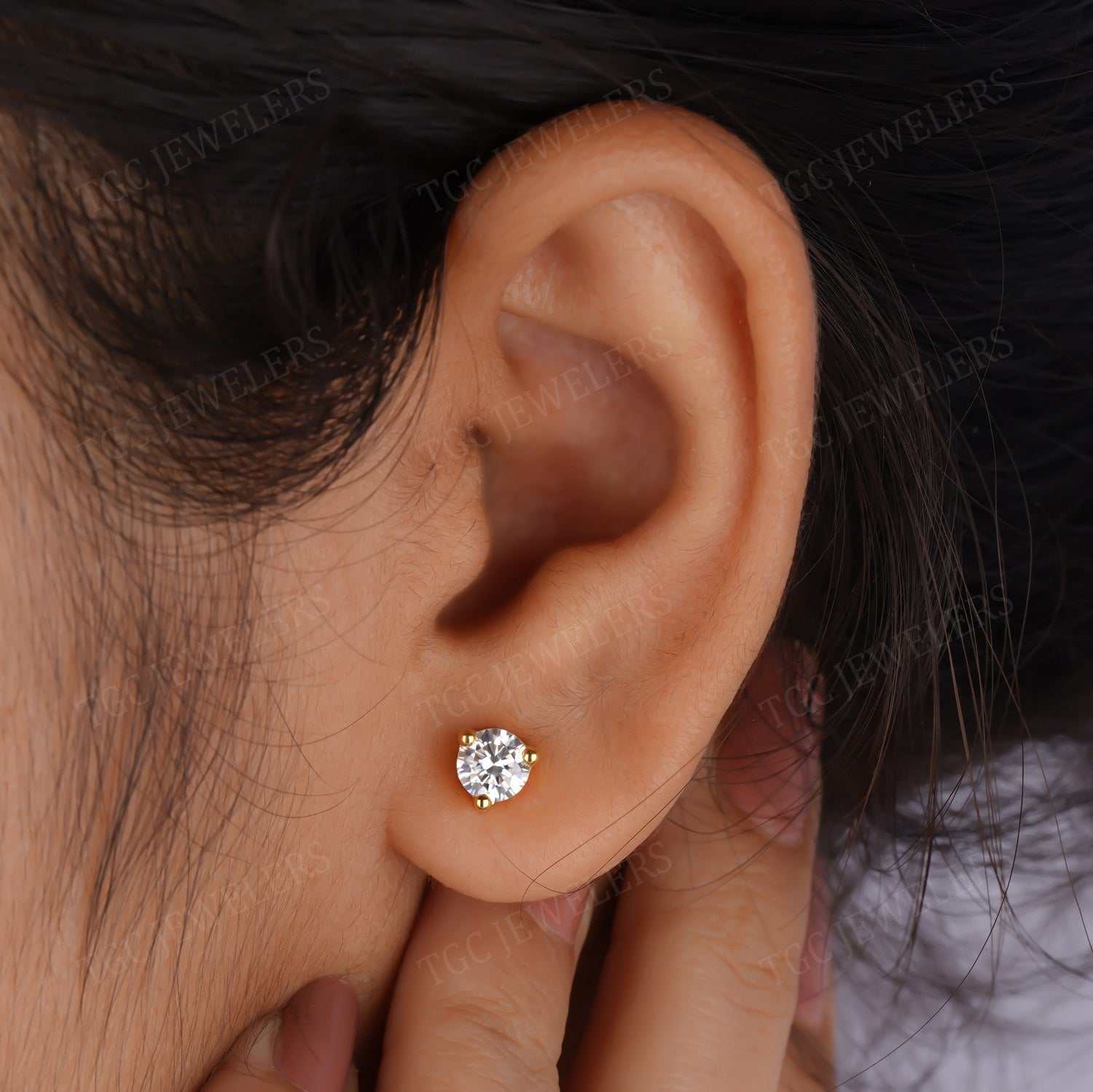 Round Shape Moissanite Martini Stud Unisex Earring