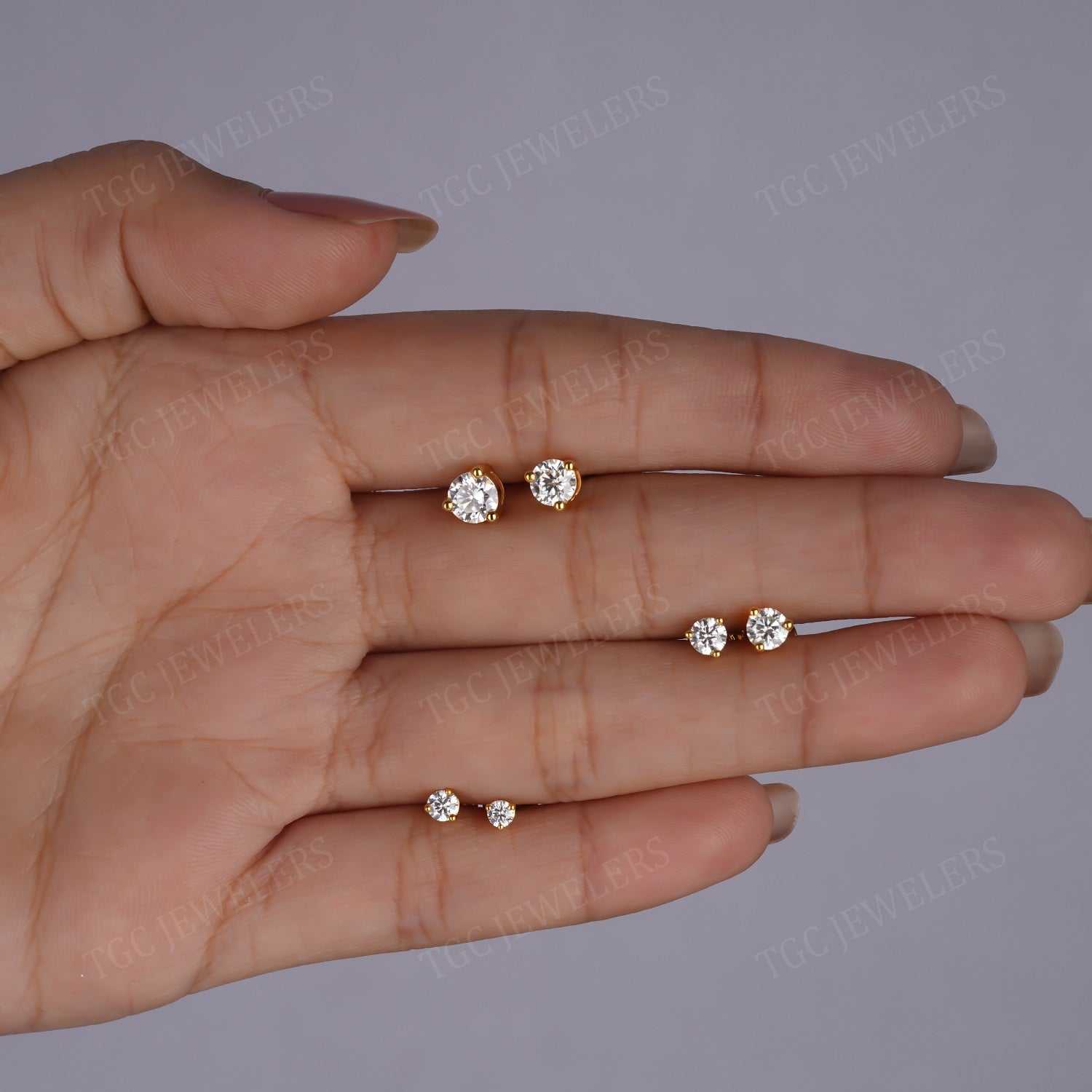 Round Shape Moissanite Martini Stud Unisex Earring