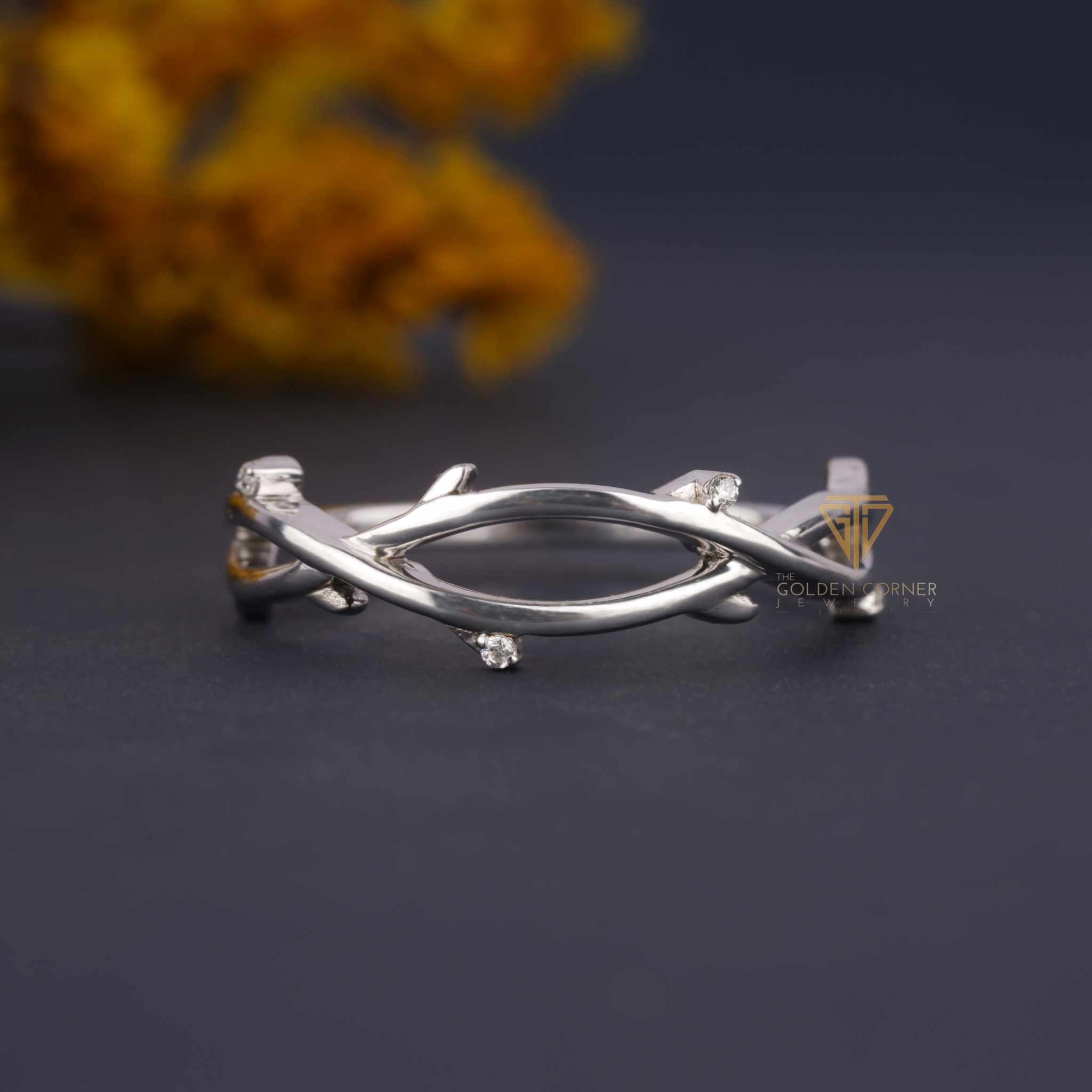 Vintage Style Round Shape Twist Twig Moissanite Vine Band