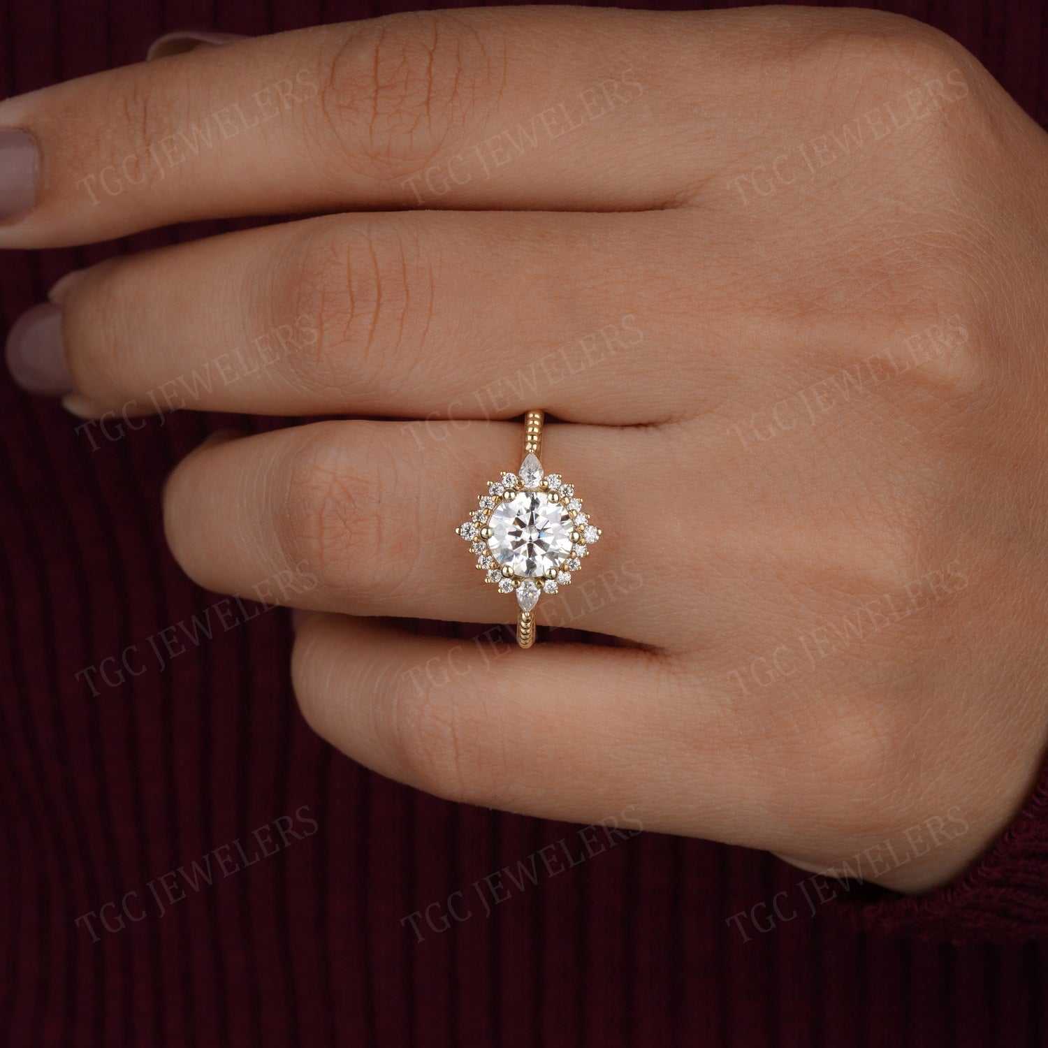 Vintage Art Deco Round Shape Moissanite Ring