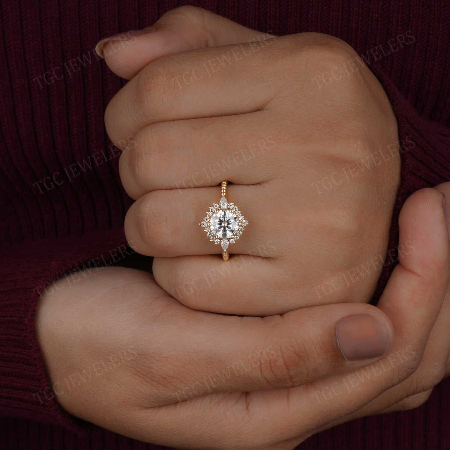 Vintage Art Deco Round Shape Moissanite Ring