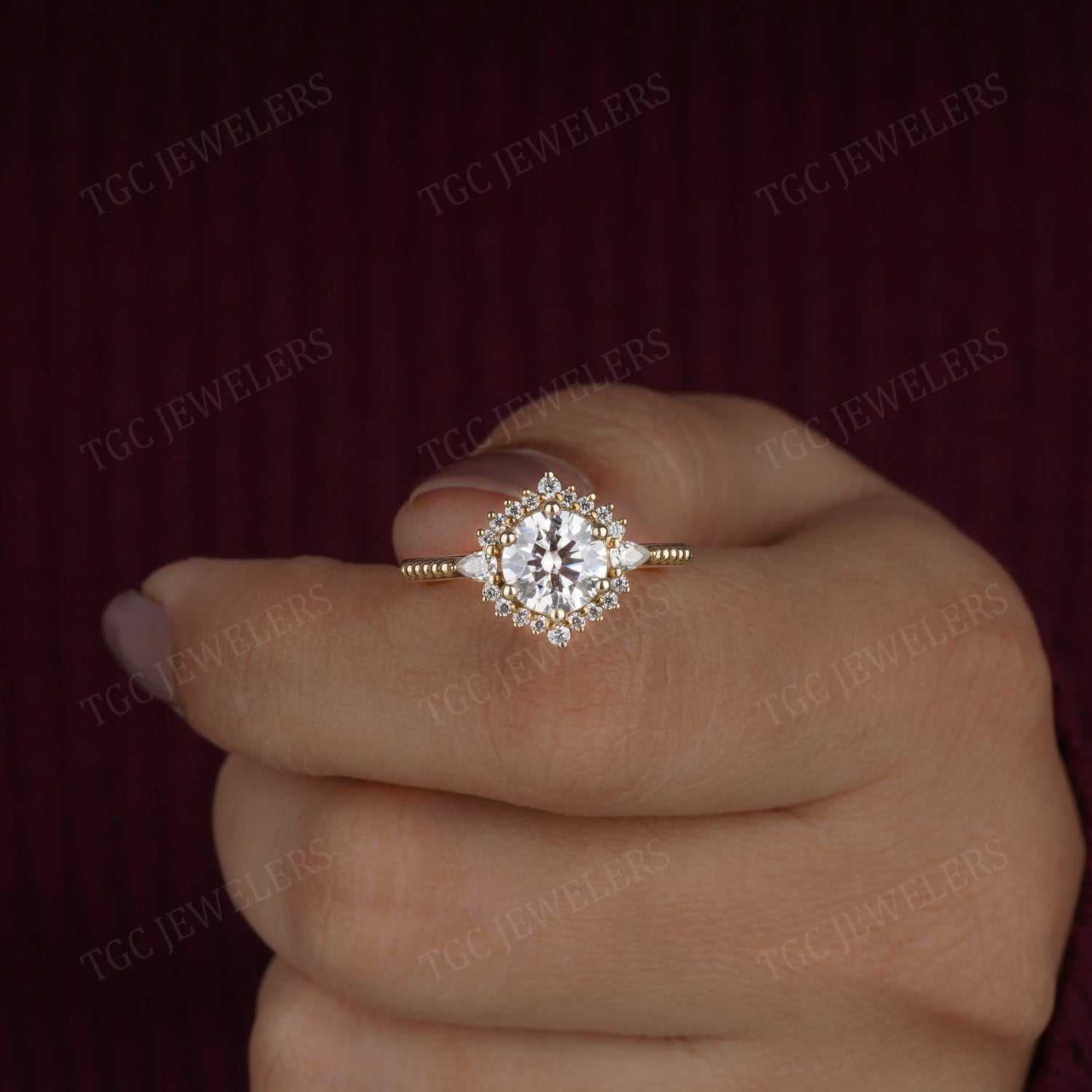 Vintage Art Deco Round Shape Moissanite Ring