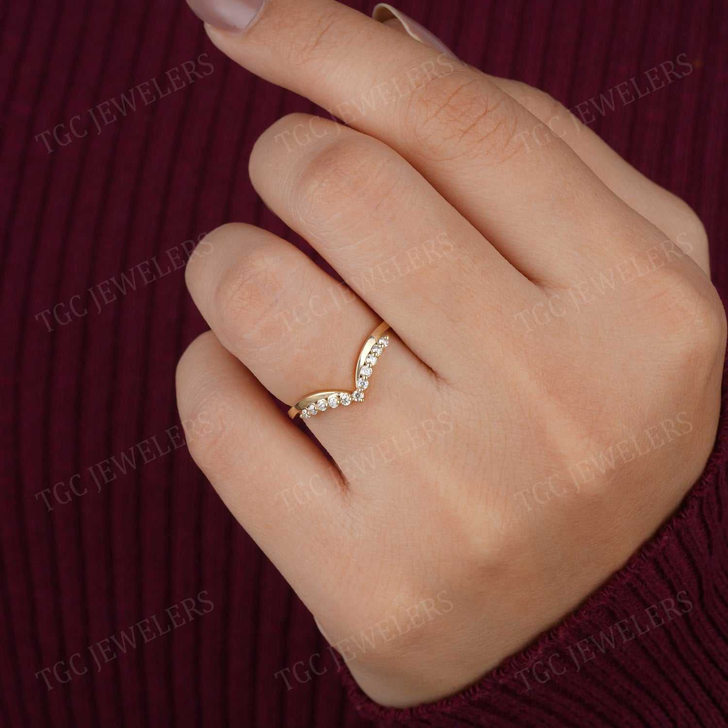 V Shaped Curve Round Cut Moissanite Tiara Shape Wedding Band