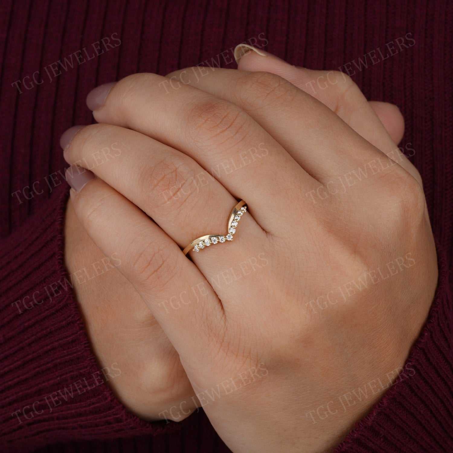 V Shaped Curve Round Cut Moissanite Tiara Shape Wedding Band