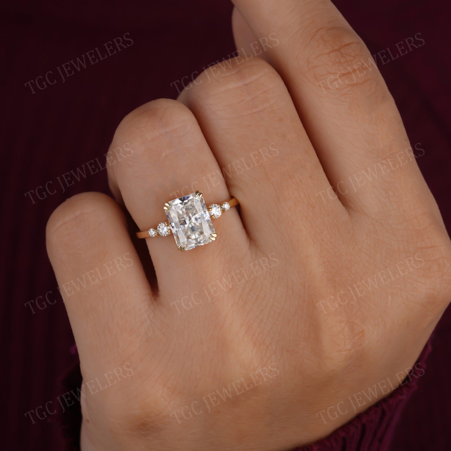 5 Stone Emerald & Round Shape Vintage Set Moissanite Ring