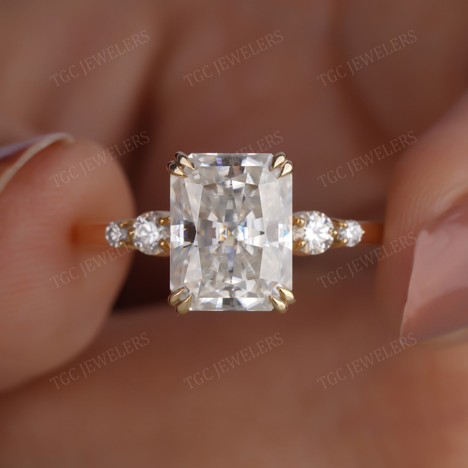 5 Stone Emerald & Round Shape Vintage Set Moissanite Ring