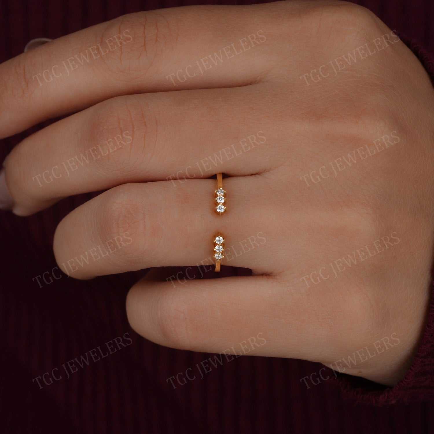 Six Stone Open Gap Bubble Prongs Moissanite Band