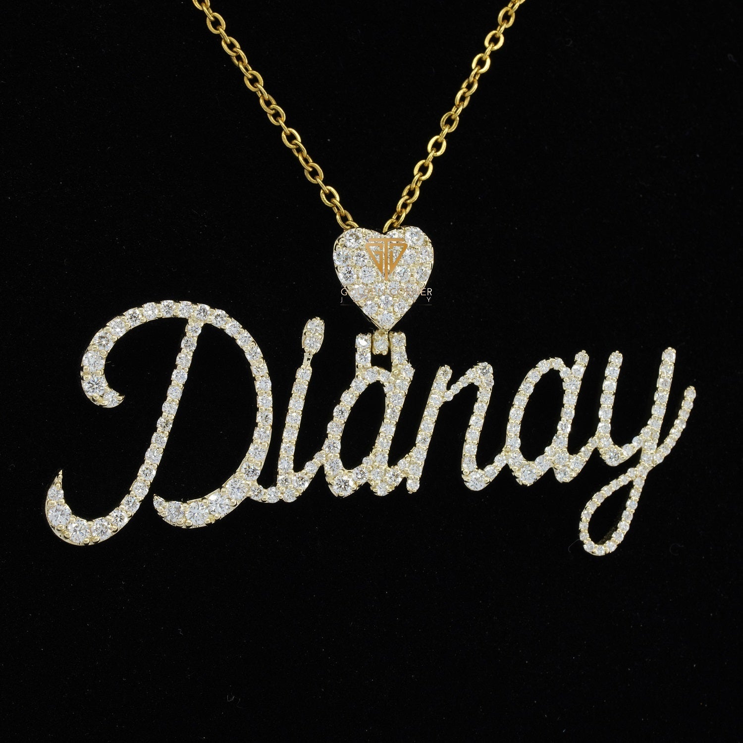 Dianay Round Cut Hip Hop Moissanite Custom Name Heart Pendant Third